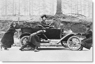 Early 20th Century Car. They had to get out and crank it!